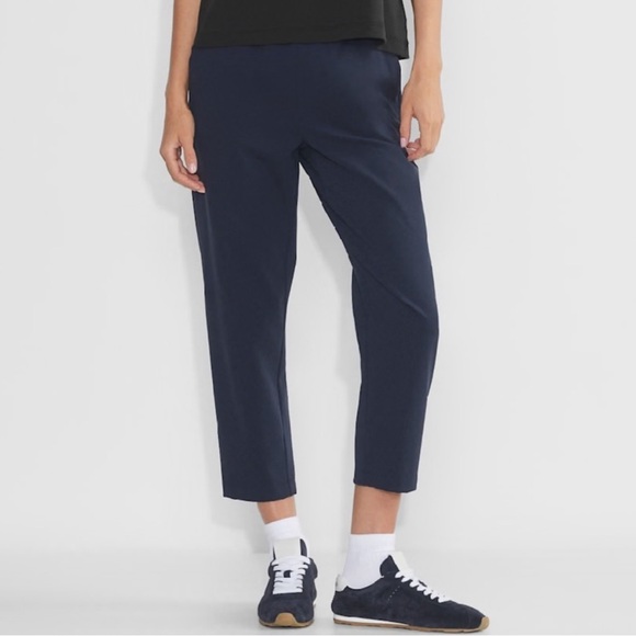 Aritzia Pants - The Group by Babaton WEEKENDER PANT